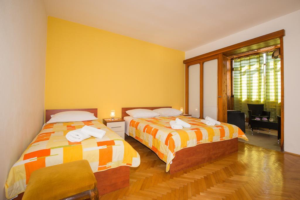 Apartment Marieta *