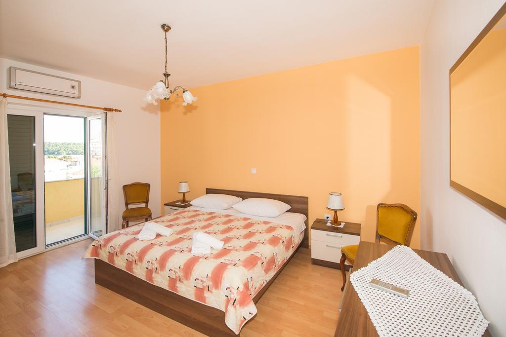 Apartment Marieta *