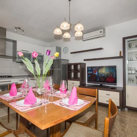 Apartments Marieta Makarska Room photo